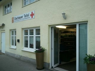 Stefan Löwl - Landratskandidat Dachau, CSU - Mitarbeit bei der Tafel Dachau